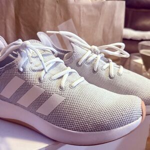 Adidas Women's Light Gray Sneakers